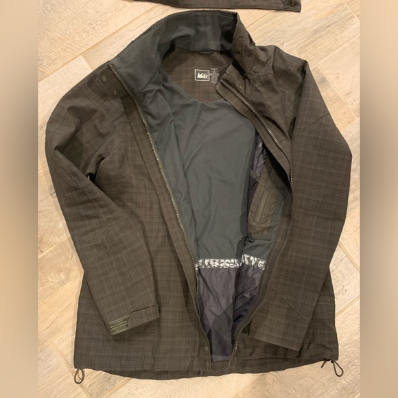 REI Jacket - Picture 5 of 8